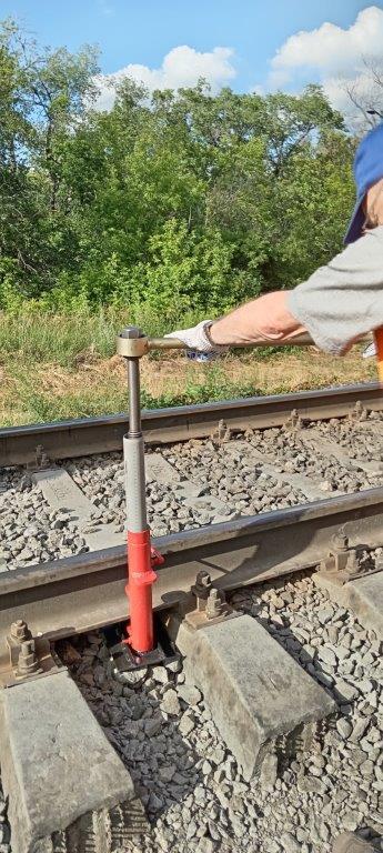 Домкрат-рихтовщик винтовой ДПВ 12-200 (без ключа)