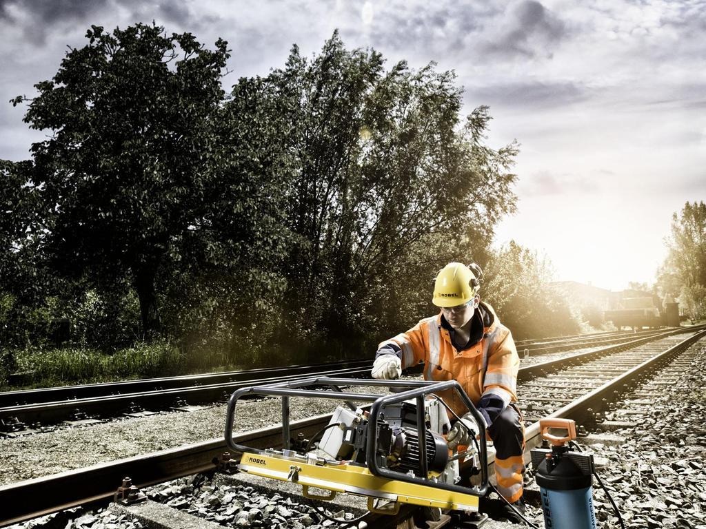 МОБИЛЬНЫЙ РЕЛЬСОРЕЗНЫЙ ЛЕНТОЧНОПИЛЬНЫЙ СТАНОК ROBEL 12.72