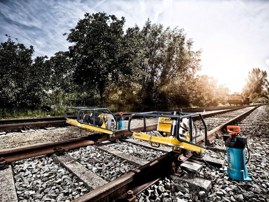 МОБИЛЬНЫЙ РЕЛЬСОРЕЗНЫЙ ЛЕНТОЧНОПИЛЬНЫЙ СТАНОК ROBEL 12.72