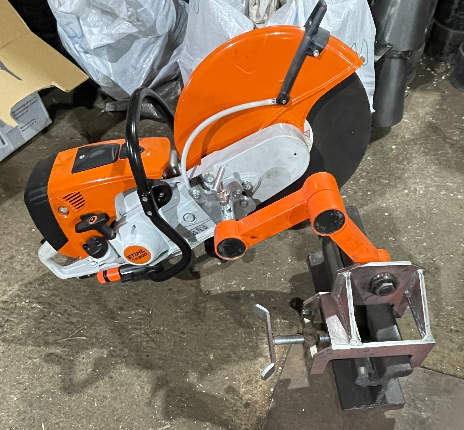 СТАНОК РЕЛЬСОРЕЗНЫЙ РРШ-80Т ДЛЯ ТРАМВАЙНЫХ И Ж/Д РЕЛЬСОВ (ДВИГАТЕЛЬ ШТИЛЬ - ГЕРМАНИЯ, ОДНОСТОРОННИЙ ЗАХВАТ СТАЛЬНОЙ)